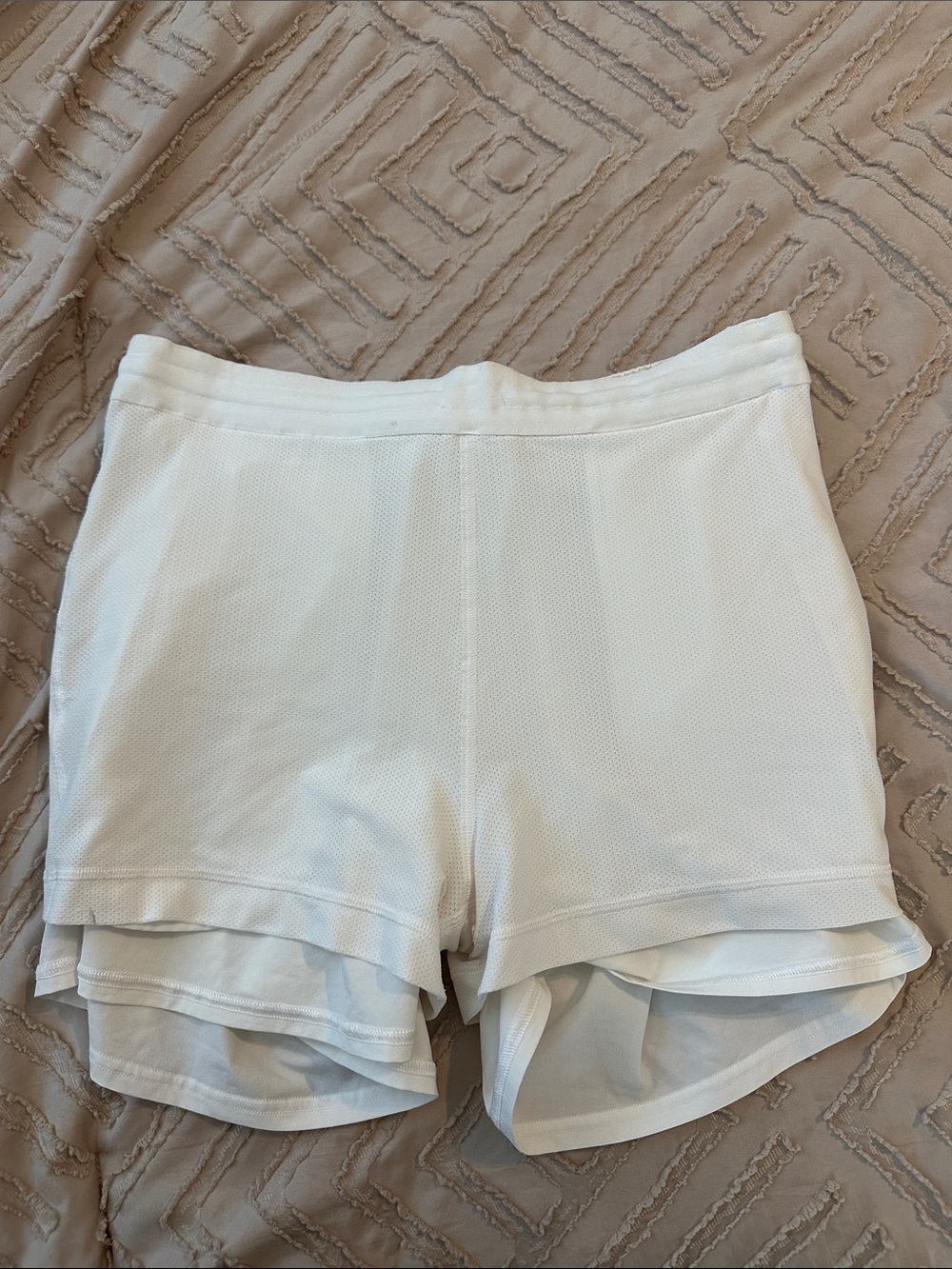lululemon athletica hotty hot White Women's Athletic Shorts - Picture 5 of 5